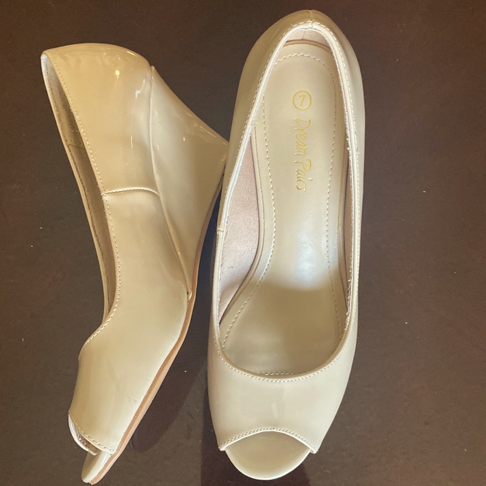 Ladies open toe wedge size 7